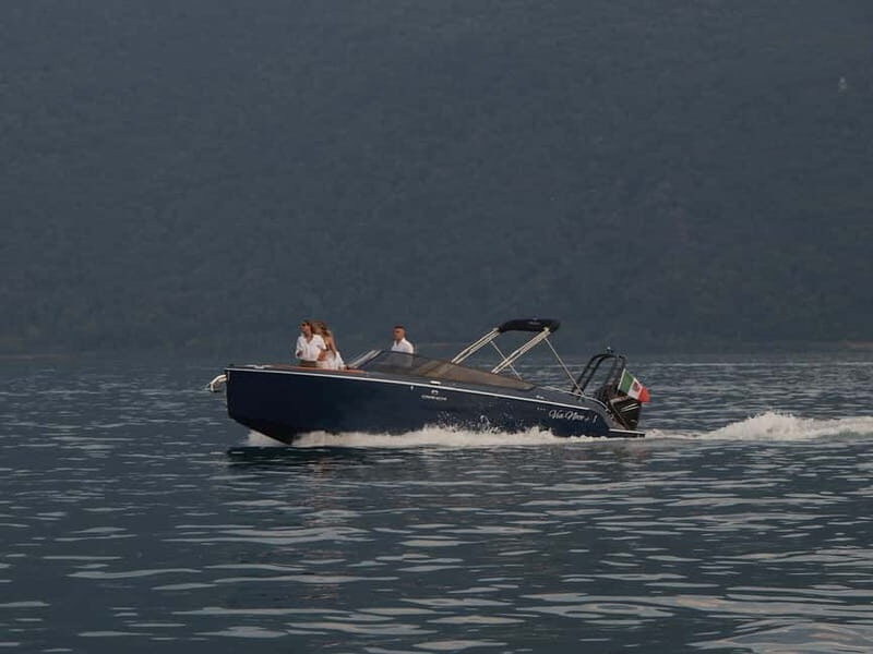 Lake Como: Private Boat Tour with Captain and Drinks - What the Tour Includes and How It Works