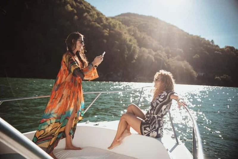 Lake Como Shared Boat Tour with Local Guide - The Experience: What Youll Love