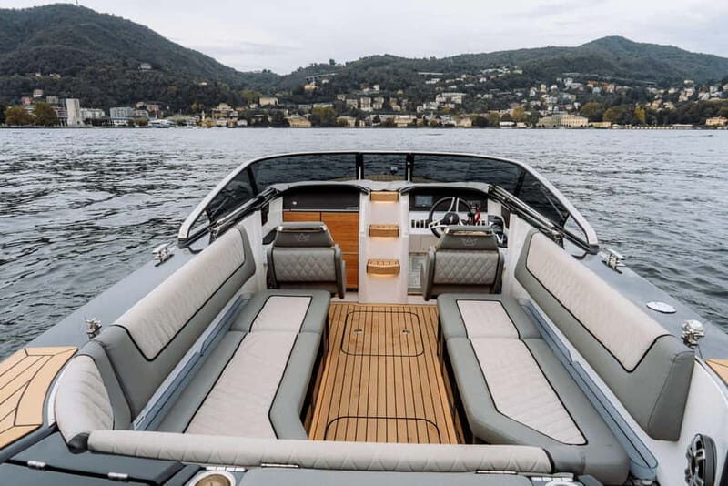 Lake Como: Shared Group or Private Boat Tour - The Experience of the Guides and the Boat