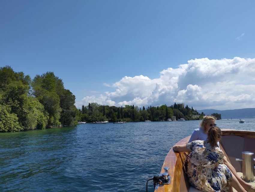Lake Garda: Sightseeing Cruise, Sirmione Visit, & Aperitif - Tips for a Great Experience