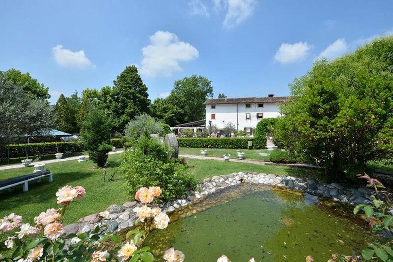 Lake Garda: Small Group Cooking Class Experience With Wines - Whats Included in the Class