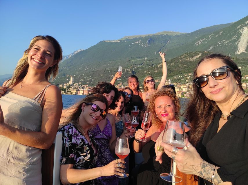 Lake Garda Tour With Onboard Aperitif 4 Hours - Key Points