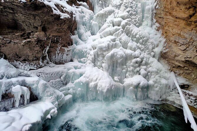 Lake Louise, Emerald Lake, Johnston Canyon from Canmore/Banff - Transport and Logistics