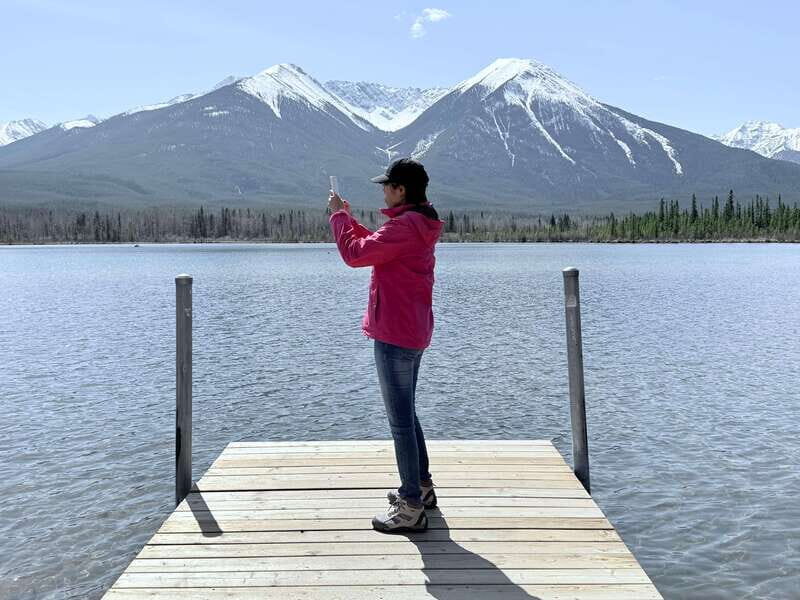 Lake Moraine Lake Louise Johnston Canyon Banff Town Day Tour - A Closer Look at the Itinerary and Experience