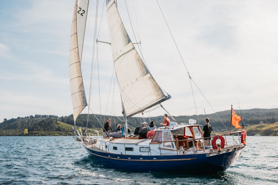 Lake Taupo: Sailing Trip to the Maori Rock Carvings - Key Points