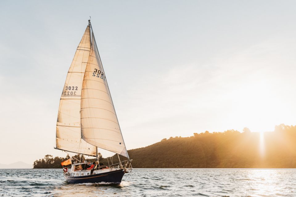 Lake Taupo: Sailing Trip to the Maori Rock Carvings - Sailing Experience Highlights