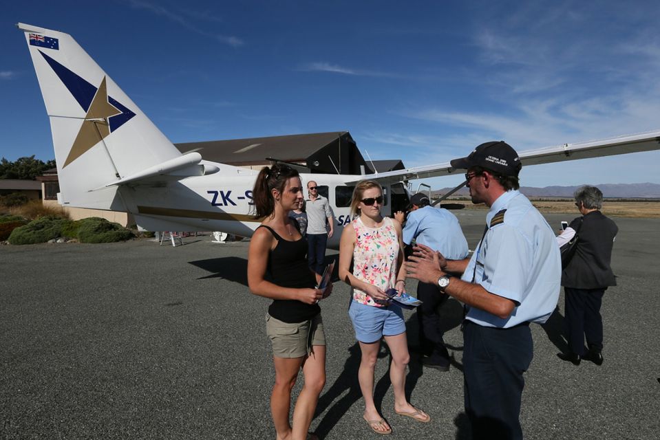 Lake Tekapo: 50-Minute Mount Cook and Beyond Scenic Flight - Reservation