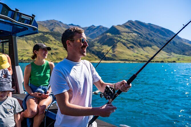Lake Wakatipu Queenstown: 6 hour Fishing Adventure by Boat - Comfort and Convenience