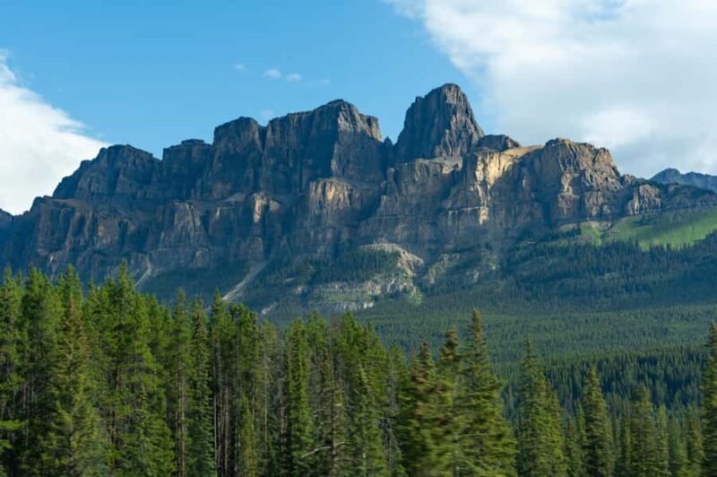 Lakes Moraine, Louise, Emerald, Johnston Canyon & Yoho Tour - FAQ