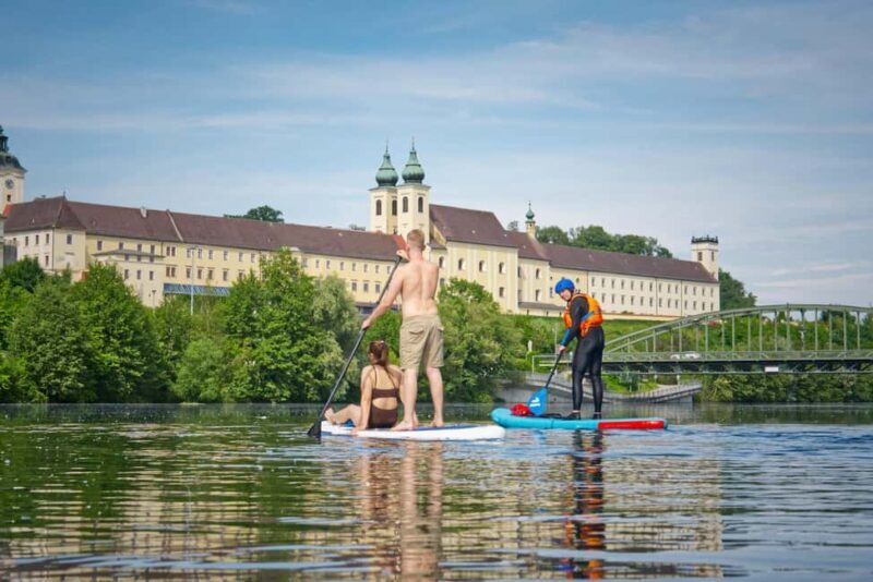 Lambach: Guided SUP & kayak tour through the Natura 2000 area Traun - An Authentic Waterway Experience in Upper Austria
