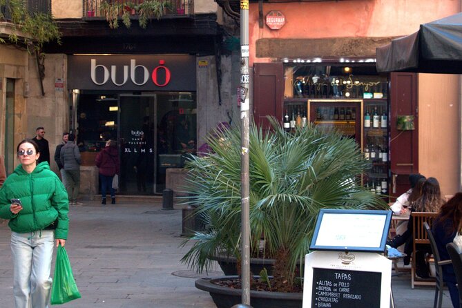 Landmarks and Legends of El Born: A Self-Guided Audio Tour - Ask Away