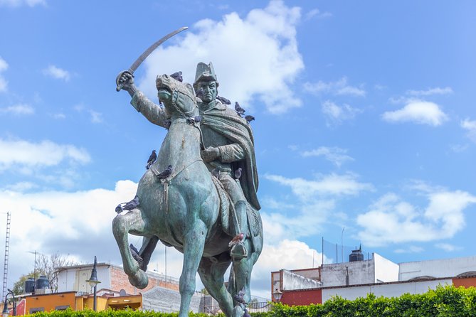 Landmarks and Lunch Tour With Taste of San Miguel - Tour Features