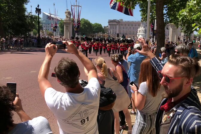Landmarks & Gems: London Bike Ride +Historic Pub +Graffiti - Final Thoughts