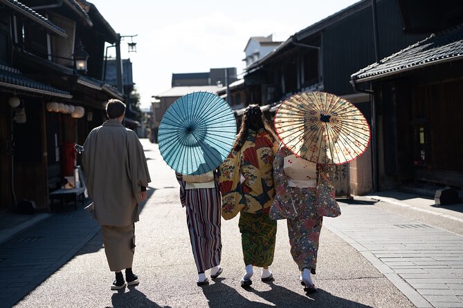 Lantern and Mini Japanese Umbrella Painting With Artisan Visit - The Tradition of Mini Japanese Umbrella Painting
