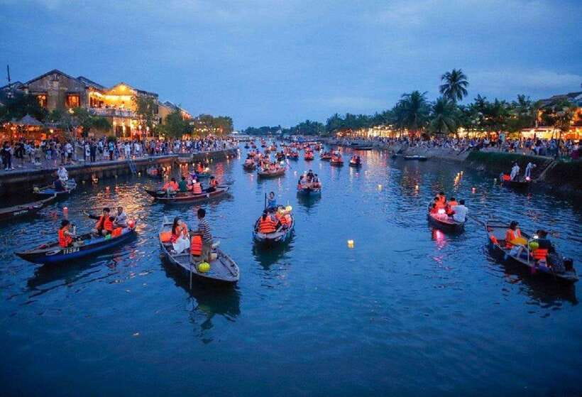 Lantern Release and Night River Boat Experience in Hoi An - Key Points