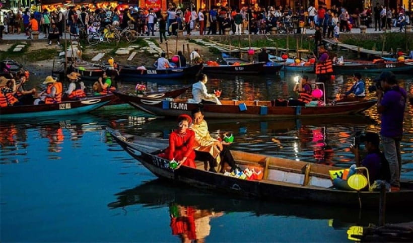 Lantern Release and Night River Boat Experience in Hoi An - Symbolism and Wishes