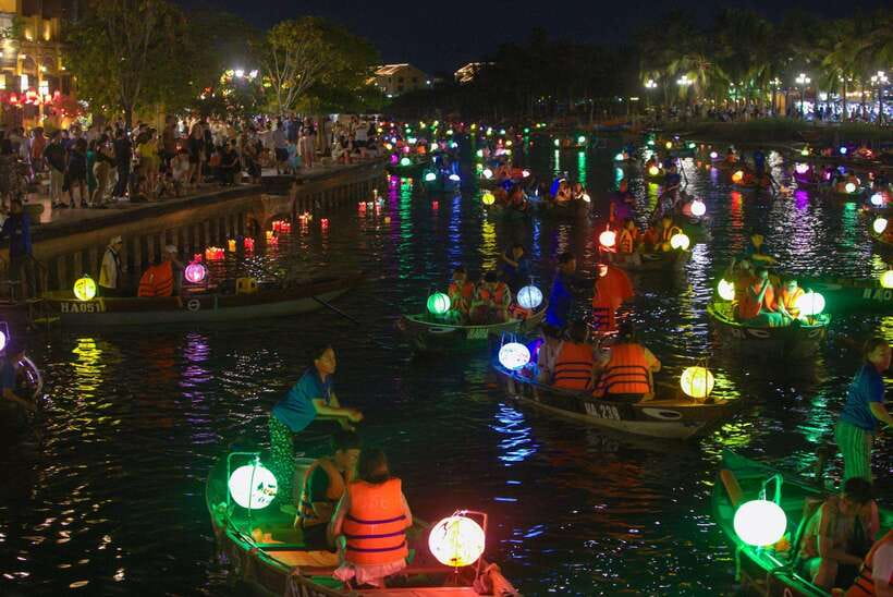 Lantern Release and Night River Boat Experience in Hoi An - Meeting Point and Accessibility