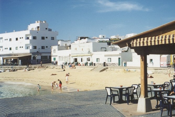 Lanzarote: Ferry Ticket to Fuerteventura With Free Wifi - Traveler Information