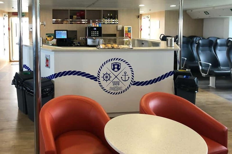 Lanzarote: Ferry to La Graciosa with Wi-Fi (free parking) - Arriving at La Graciosa