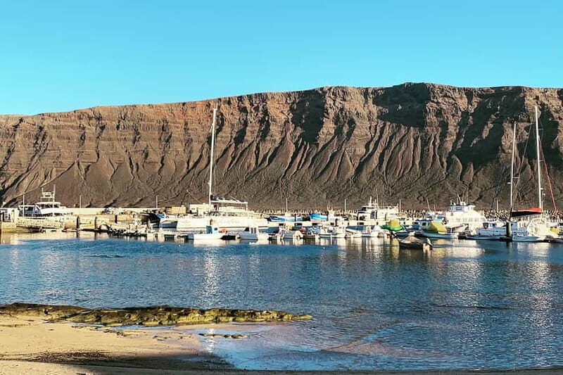 Lanzarote: Ferry to La Graciosa with Wi-Fi (free parking) - Returning to Lanzarote