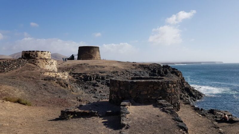 Lanzarote: Fuerteventura Return Ferry Ticket With Bus - Discovering Corralejo