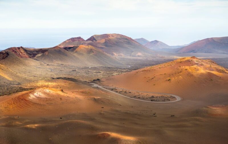 Lanzarote: Guided Day Trip to Timanfaya Park & Green Lagoon - Key Points