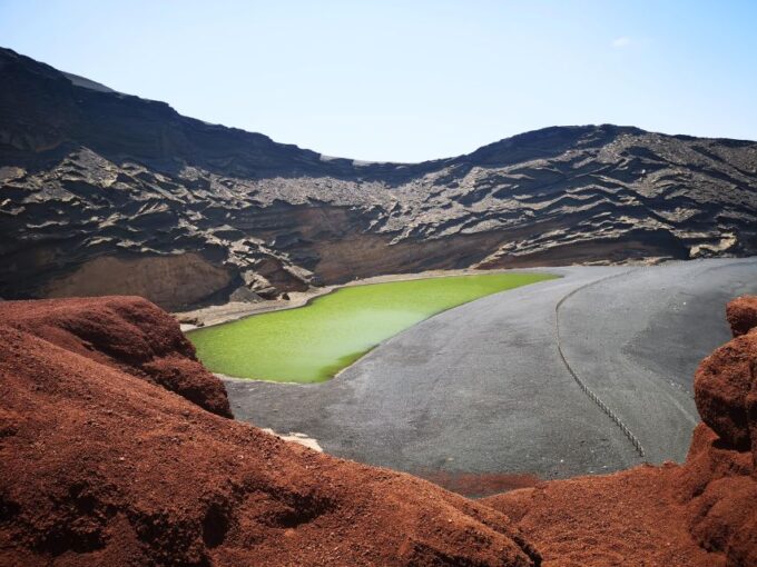 Lanzarote: Timanfaya and Cueva De Los Verdes Day Trip - Discovering the Wonders of Timanfaya National Park