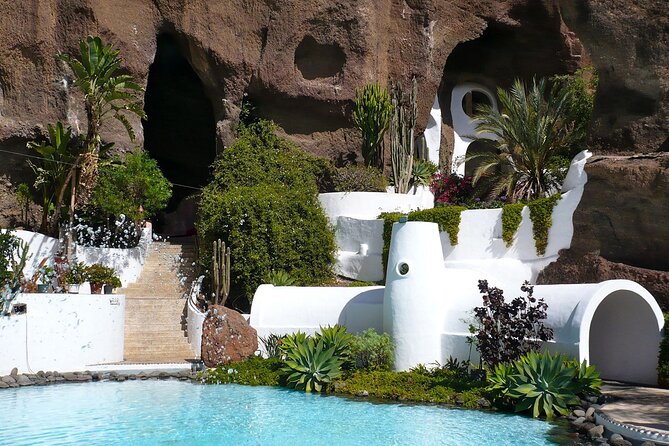 Lanzarote Tour: Lagomar Museum, Guatiza Cactus Garden & La Graciosa Island - Ask Away