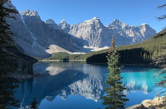 Larch Valley/Moraine Lake Shuttle Transfer from Banff and Canmore - FAQ