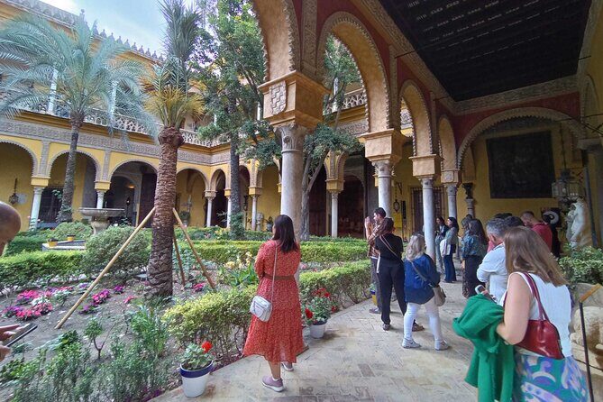 Las Dueñas Palace Guided Tour in Seville with Entrance Included - Key Points