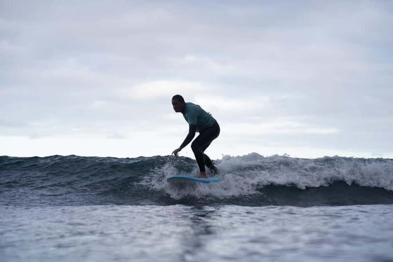 Las Palmas de Gran Canaria: Surfing lessons at La Laja beach - Equipment and Safety
