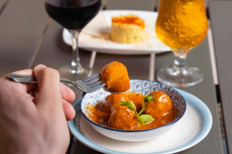 Las Palmas: Gourmet Tapas and Wine Tour in the Old Town - Key Points