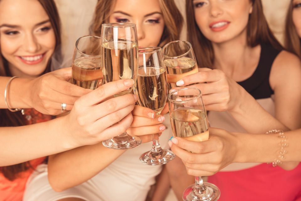 Las Vegas: Craft Beer Guided Tour in a Limousine - Age Requirement