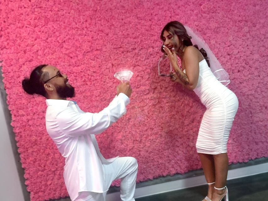 Las Vegas: Elvis Chapel Wedding With Photography Included - Professional Photography and Digital Photos
