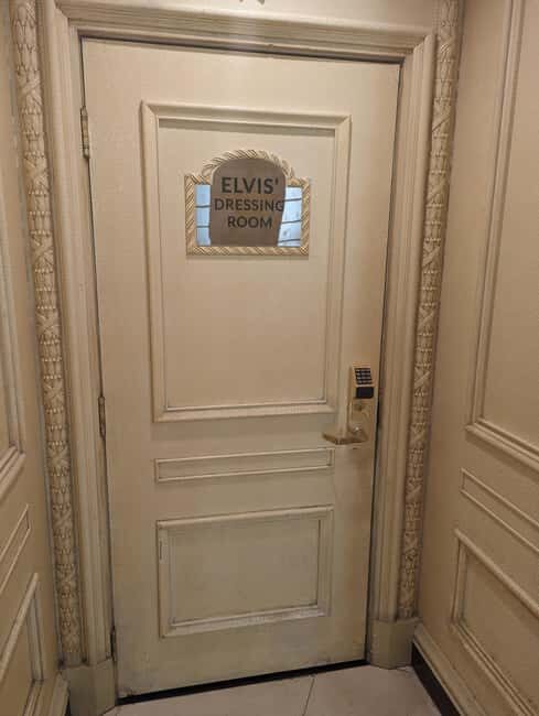 Las Vegas: Elvis Presley History Walking Tour of Landmarks - Key Points