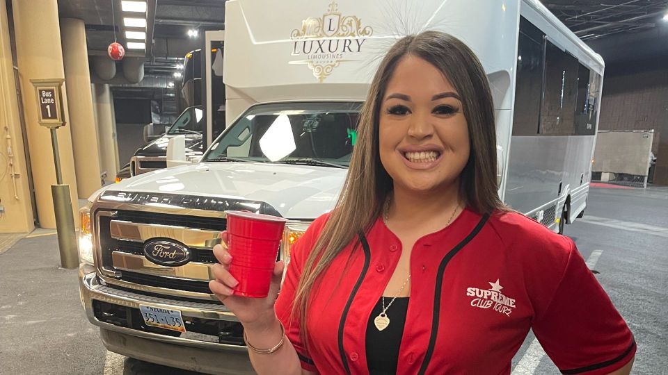 Las Vegas: Fremont Street Party Bus and Bar Crawl - Highlights of the Fremont Street Tour