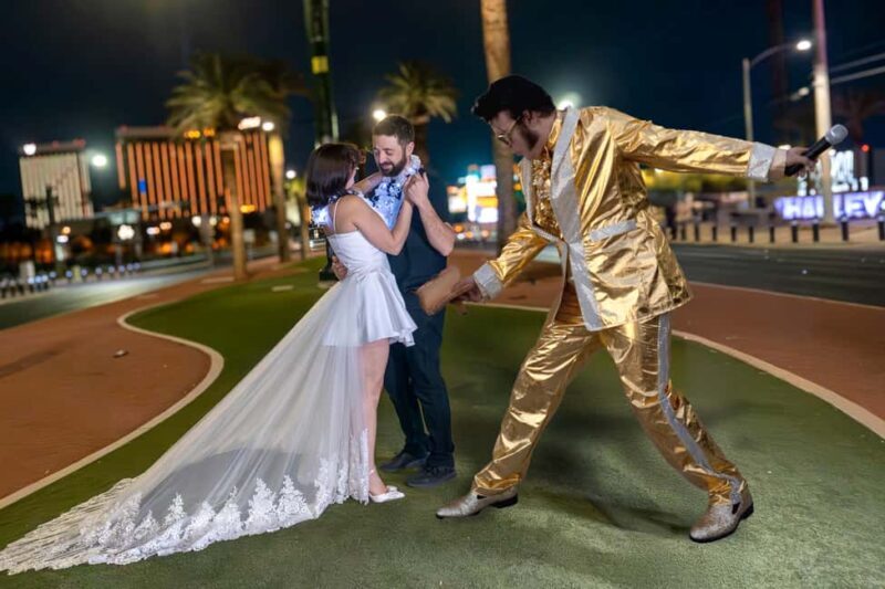 Las Vegas: Gold Elvis Vow Renewal or Wedding at Welcome Sign - What We Love About This Experience