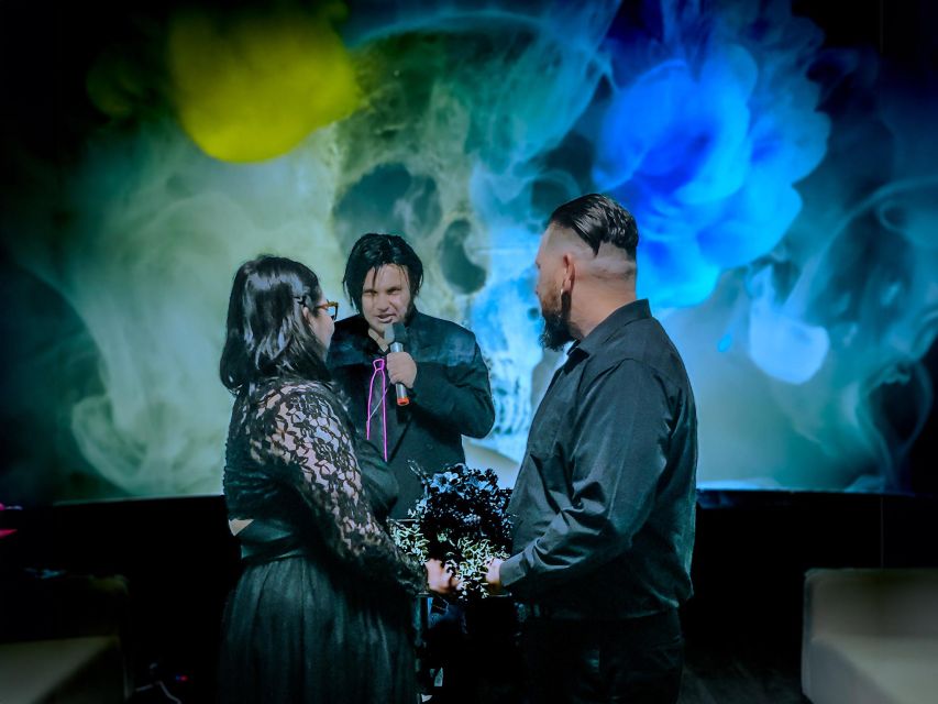Las Vegas: Haunted House Wedding Ceremony + Photography - Photography to Immortalize the Union
