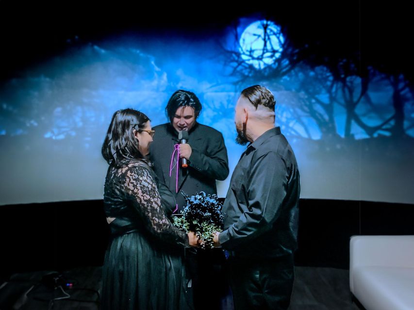 Las Vegas: Haunted House Wedding Ceremony + Photography - Breathtaking Shots and Professional Photographer