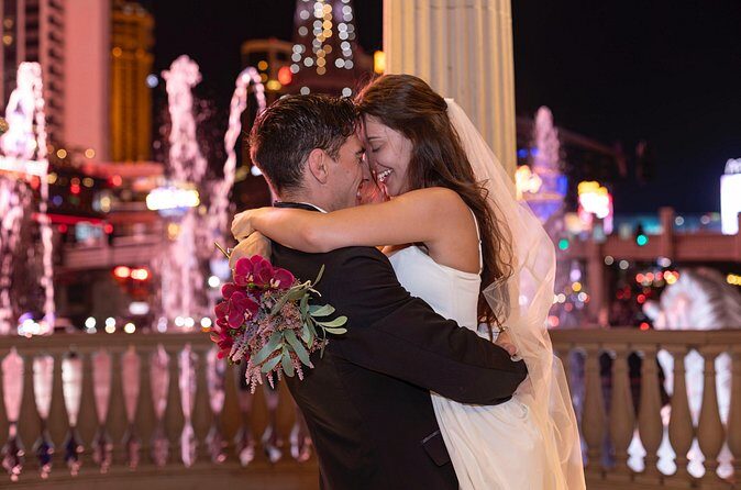 Las Vegas Iconic Photo Shoot: Best Locations & Memories - Who Will Get the Most Out of This Tour?