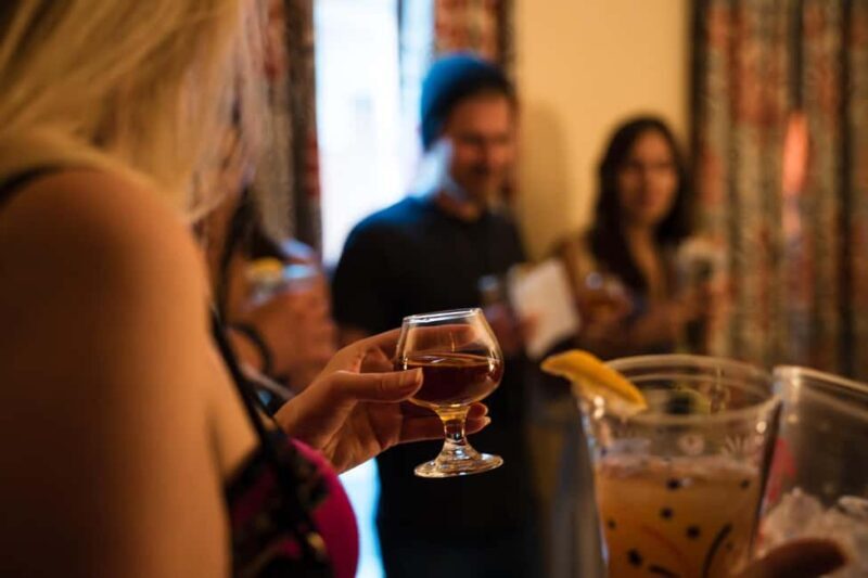 Las Vegas: Immersive 1920s Night Tour with Cocktails & Flask - Key Points