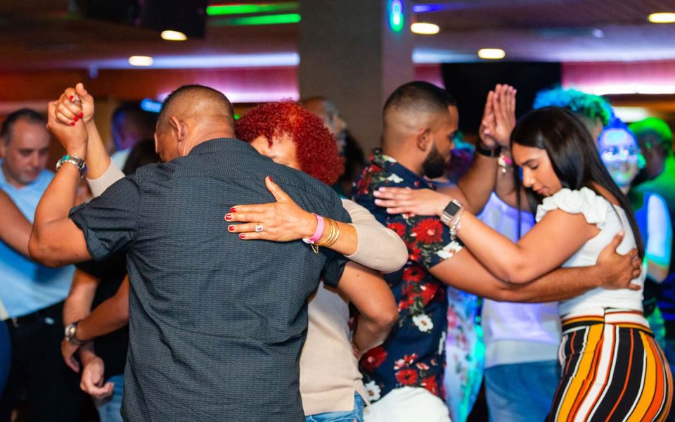Las Vegas Latin Club Crawl With Fast-Pass Entry and Photos - Key Points
