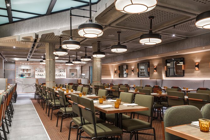 Las Vegas Night Flight With Dinner at Matteo Ristorante - Hotel Pickup and Drop-off Service