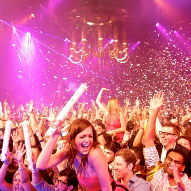 Las Vegas: Nightclub and Bar Crawl With Party Bus and Drinks - Dress Code and Age Requirement