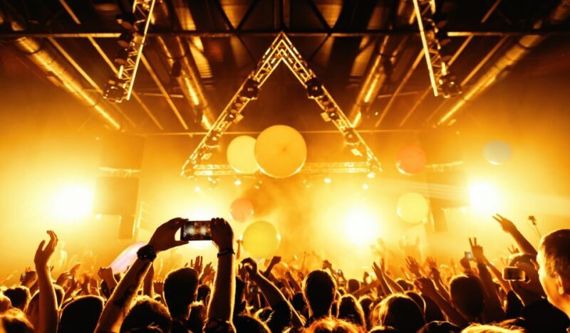 Las Vegas: Party Bus Nightclub Crawl - The Main Experience: What to Expect