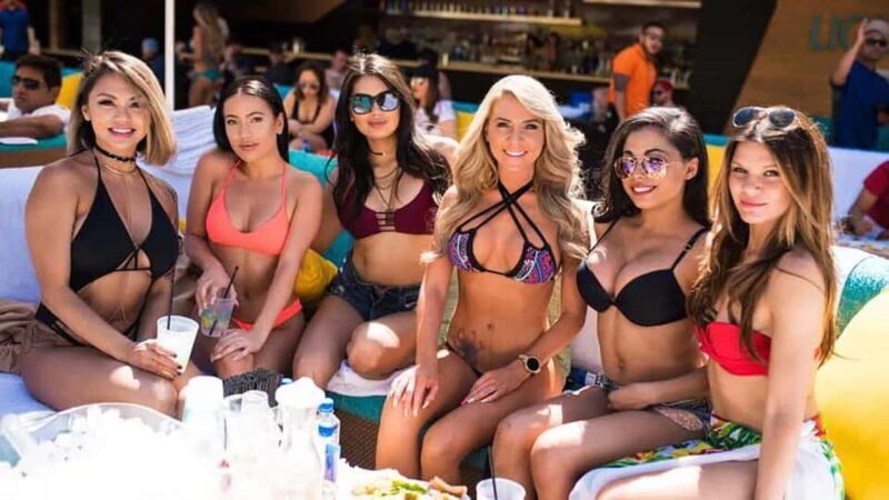 Las Vegas : Pool Crawl w/ Party Bus, Open Bar & VIP Entry - Authenticity and Practical Tips