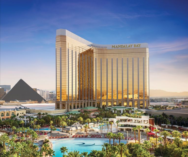 Las Vegas: Shark Reef Aquarium & VR Experience Entry Ticket - 14 Thrilling Exhibits to Explore