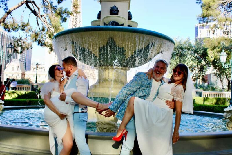 Las Vegas Strip Limo Tour with Champagne and Photos - Key Points