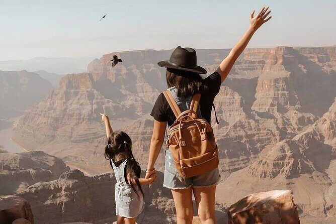 Las Vegas Tour to Grand Canyon, Hoover Dam & 7 Magic Mountains - Who Should Consider This Tour?