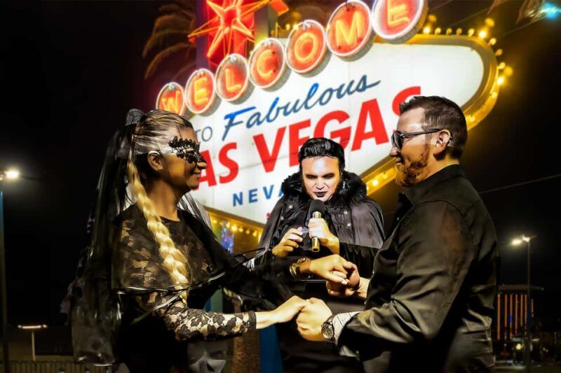 Las Vegas: Traditional or Theme Vegas Sign Wedding/Renewal - Who Should Consider This Experience?